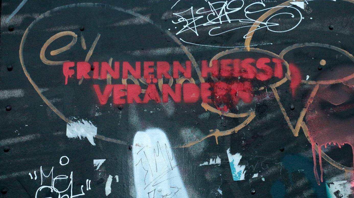 Message V: ‘Erinnern Heißt Verändern’ in German translates in English as, ‘To remember means to change.’